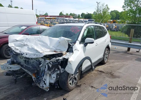 2020 Subaru Forester Premium z USA, uszkodzony, nr VIN JF2SKAJC8LH430965